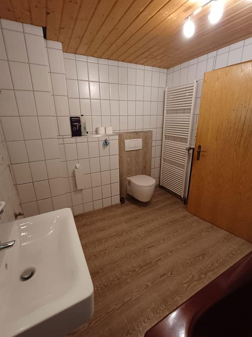 Predaj domu 186 m², pozemek 12.000 m², Gütenbach, Bádensko-Wurttembersko Predaj domu 186 m², pozemek 12.000 m², Gütenbach, Bádensko-Wurttembersko