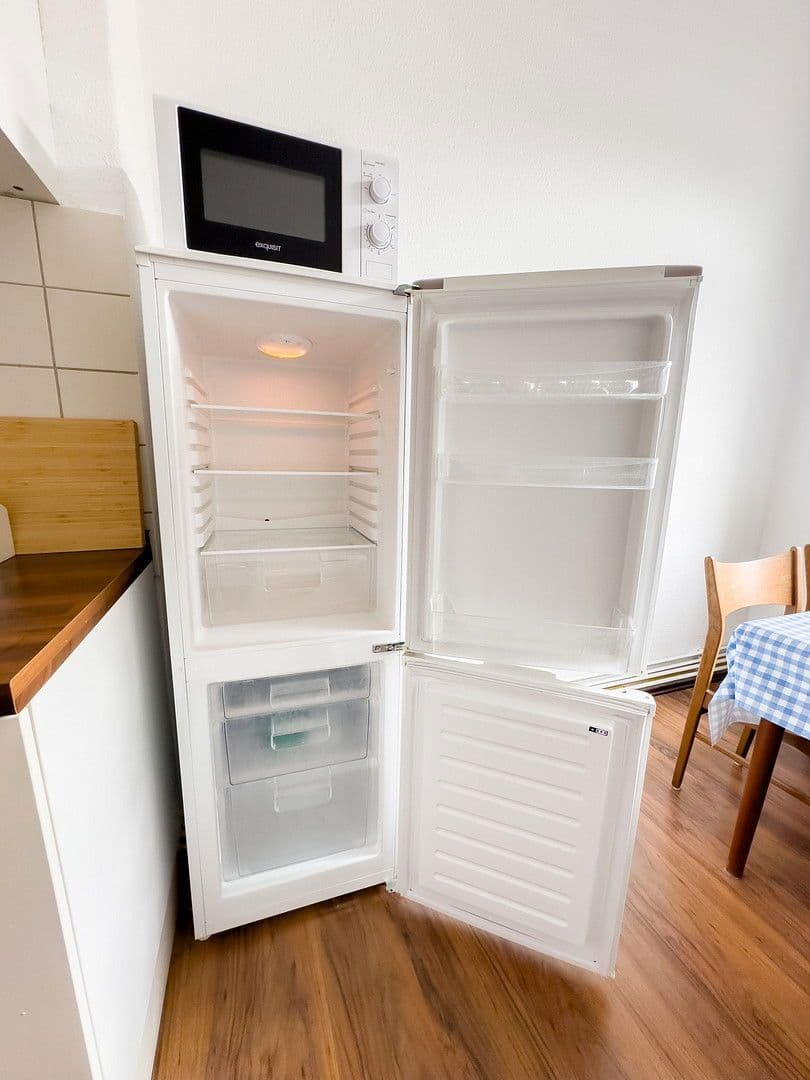 Prenájom bytu 2-izbový 65 m², Berlin, Berlín Prenájom bytu 2-izbový 65 m², Berlin, Berlín