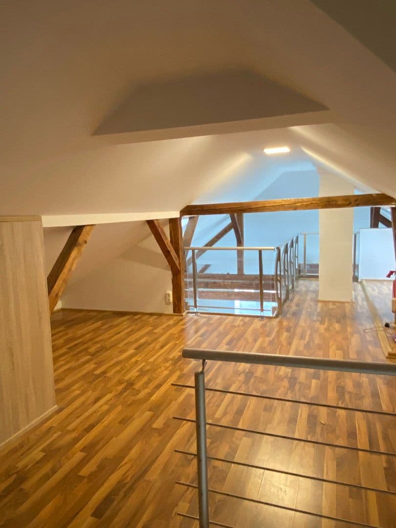 Prenájom bytu 6-izbový 177 m², Augsburg, Bavorsko Prenájom bytu 6-izbový 177 m², Augsburg, Bavorsko