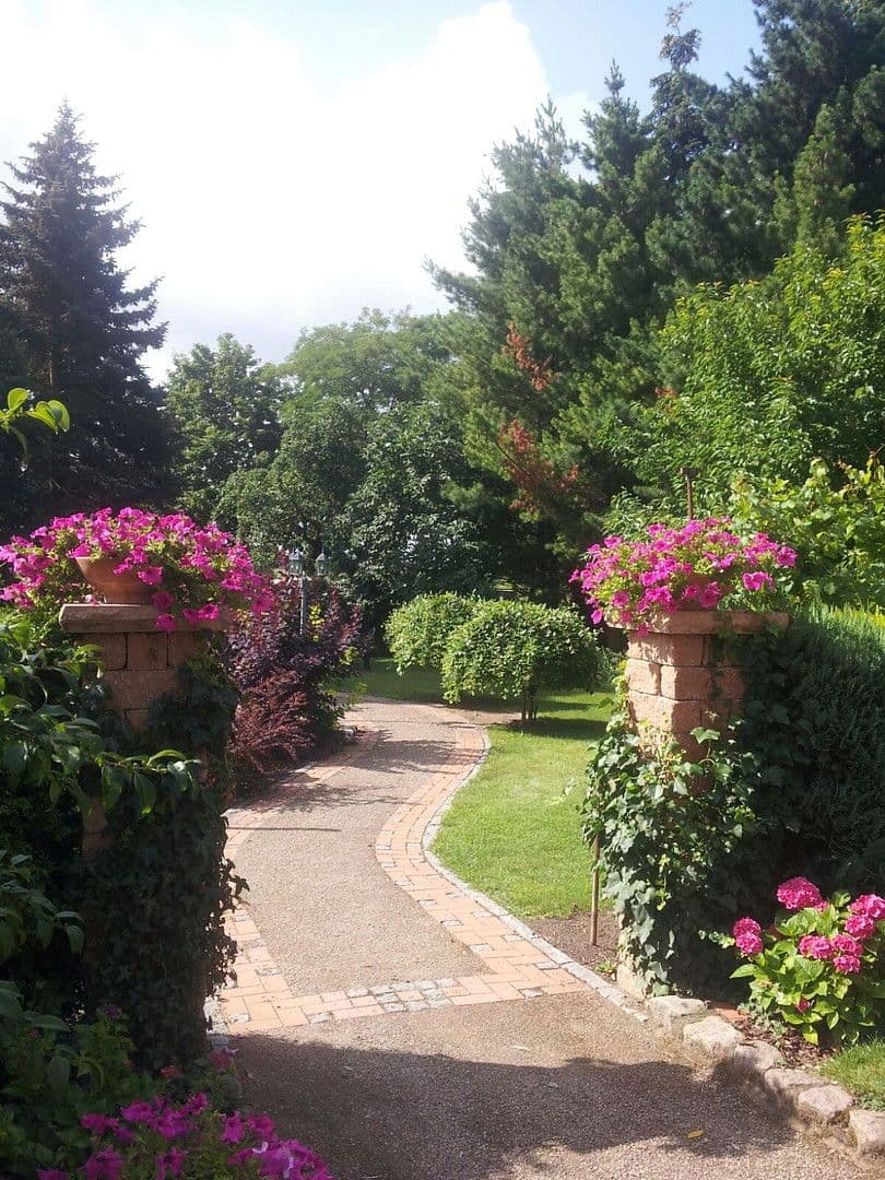 Predaj domu 368 m², pozemek 1.568 m², Neuendorf 1, Oderberg, Brandenbursko Predaj domu 368 m², pozemek 1.568 m², Neuendorf 1, Oderberg, Brandenbursko