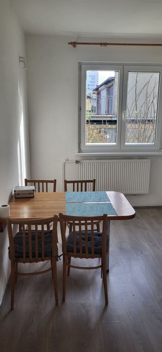 Prenájom bytu 2-izbový 59 m², Benešovo nábřeží, Zlín, Zlínský kraj Prenájom bytu 2-izbový 59 m², Benešovo nábřeží, Zlín, Zlínský kraj