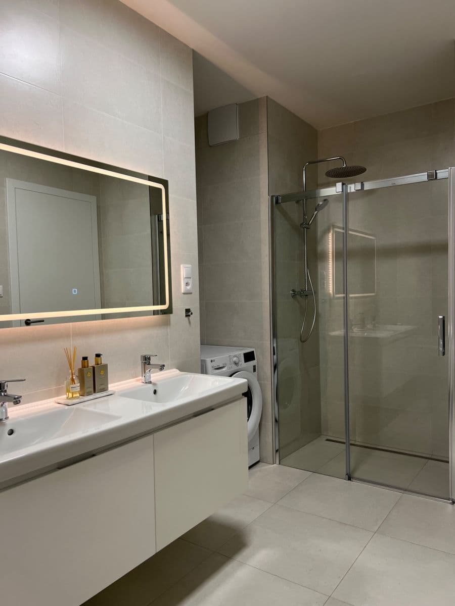 Prenájom bytu 3-izbový 99 m², Pavla Beneše, Praha, Praha Prenájom bytu 3-izbový 99 m², Pavla Beneše, Praha, Praha