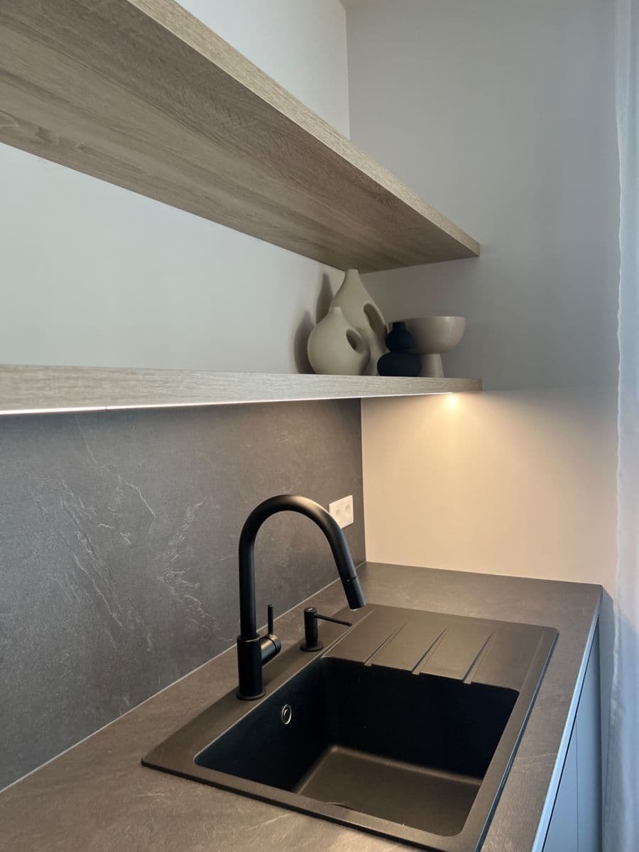 Prenájom bytu 3-izbový 99 m², Pavla Beneše, Praha, Praha Prenájom bytu 3-izbový 99 m², Pavla Beneše, Praha, Praha