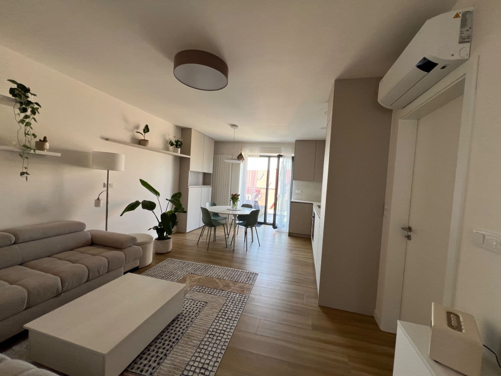 Predaj bytu 3-izbový 71 m², Vlnitá, Praha, Praha Predaj bytu 3-izbový 71 m², Vlnitá, Praha, Praha