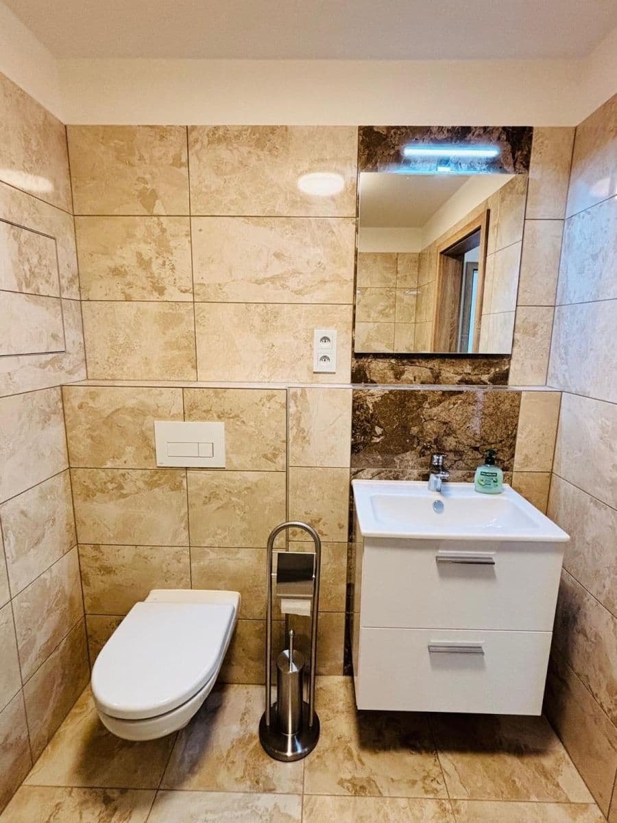 Prenájom bytu 2-izbový 44 m², Fabiánové, Praha, Praha Prenájom bytu 2-izbový 44 m², Fabiánové, Praha, Praha