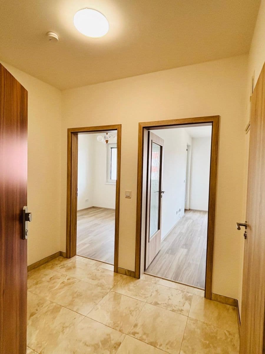 Prenájom bytu 2-izbový 44 m², Fabiánové, Praha, Praha Prenájom bytu 2-izbový 44 m², Fabiánové, Praha, Praha