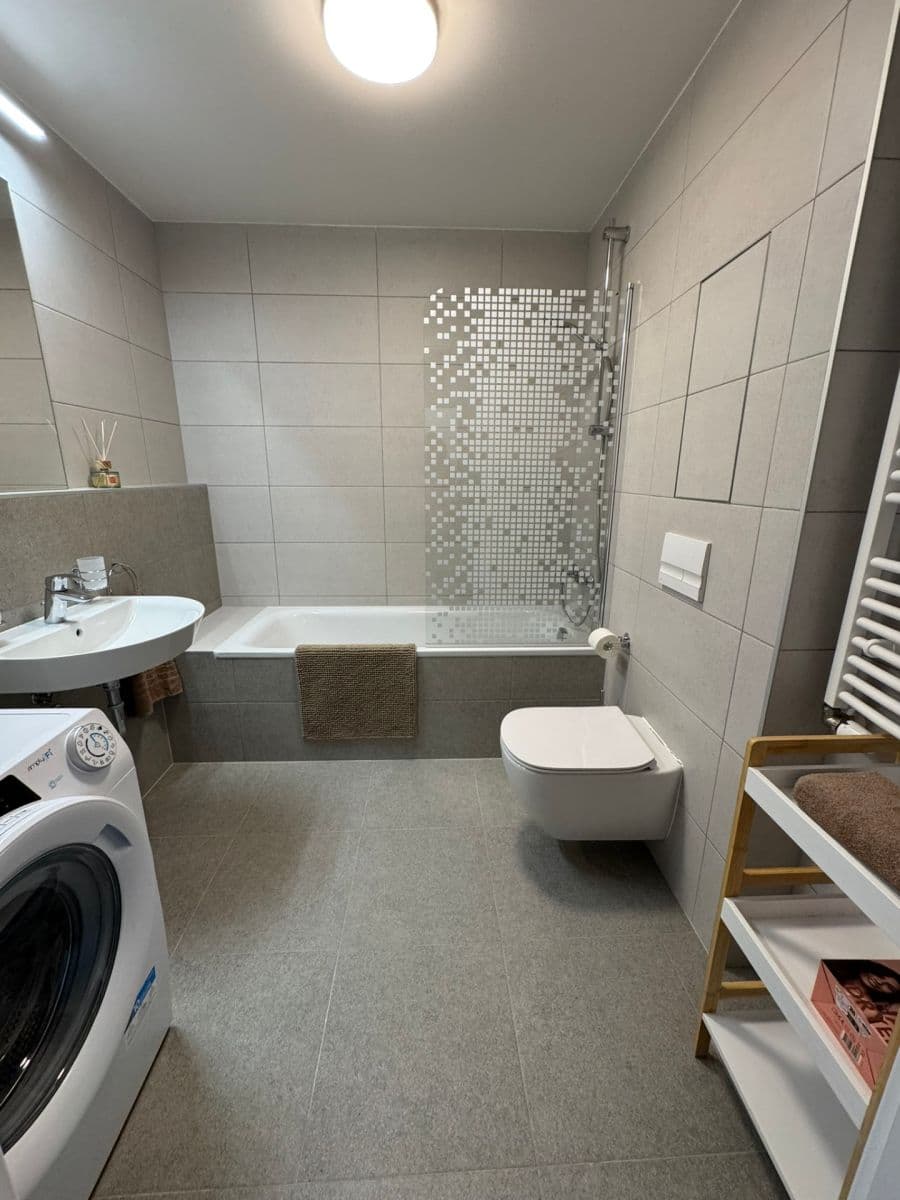 Prenájom bytu 2-izbový 55 m², Praha, Praha Prenájom bytu 2-izbový 55 m², Praha, Praha