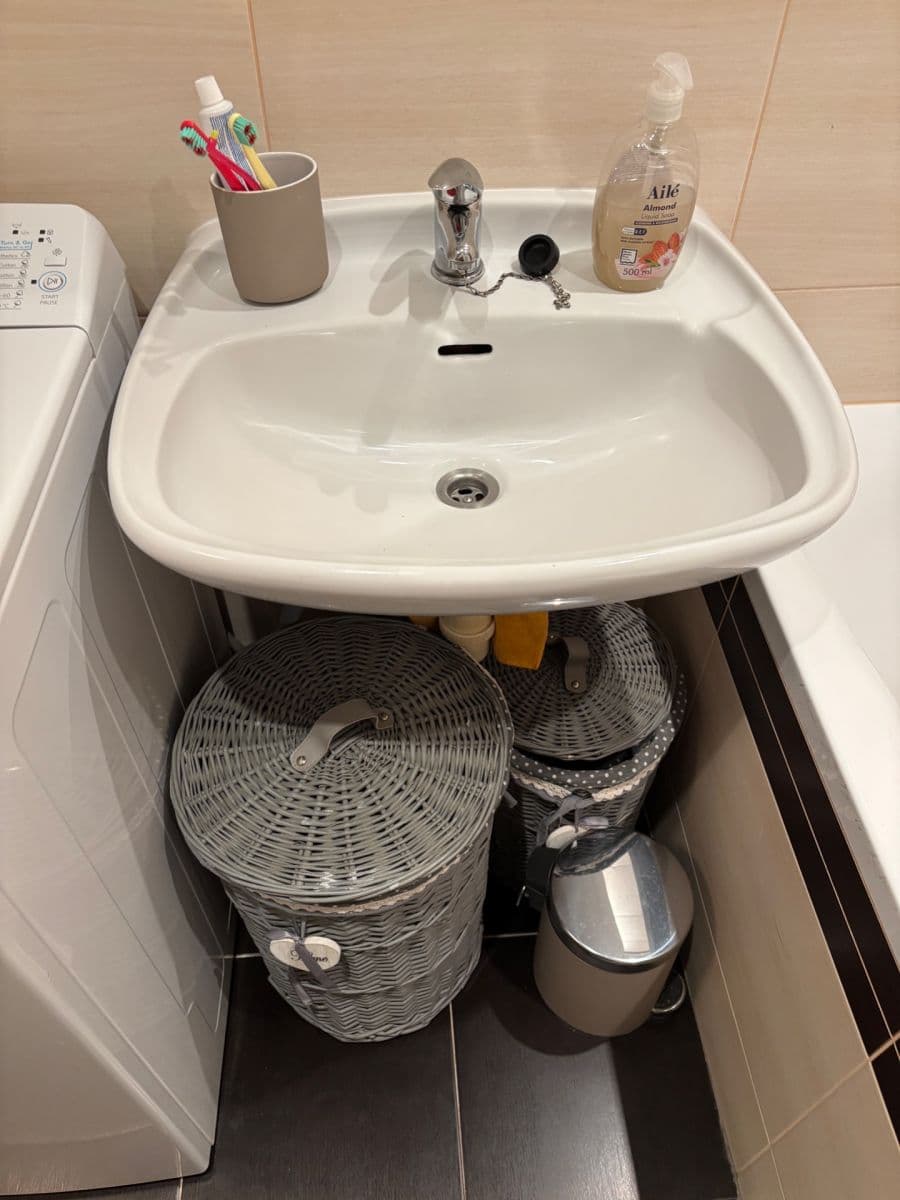 Prenájom bytu 2-izbový 43 m², Kettnerova, Praha, Praha Prenájom bytu 2-izbový 43 m², Kettnerova, Praha, Praha