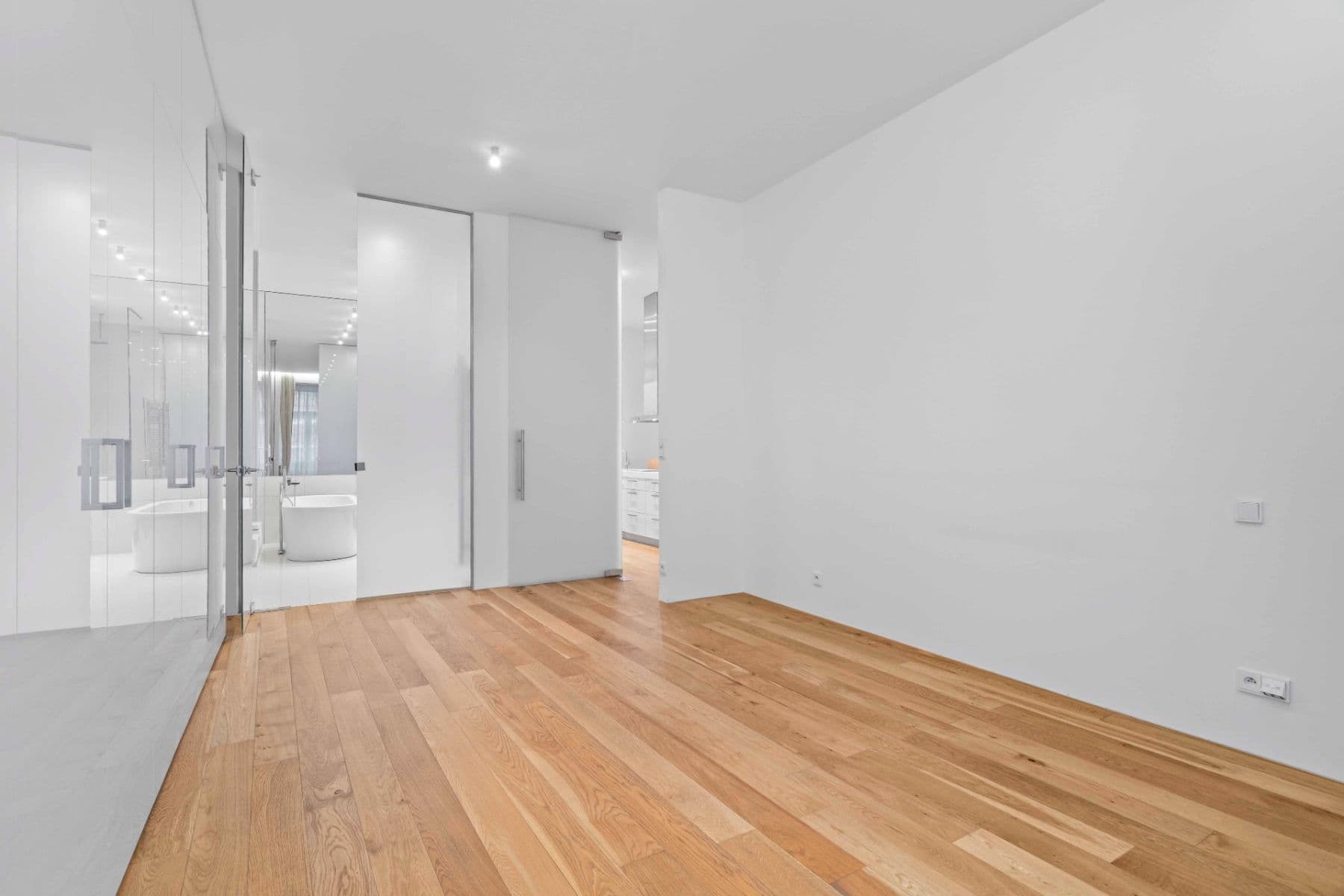 Prenájom bytu 3-izbový 98 m², Laubova, Praha, Praha Prenájom bytu 3-izbový 98 m², Laubova, Praha, Praha