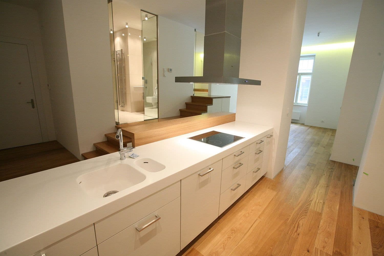 Prenájom bytu 3-izbový 98 m², Laubova, Praha, Praha Prenájom bytu 3-izbový 98 m², Laubova, Praha, Praha