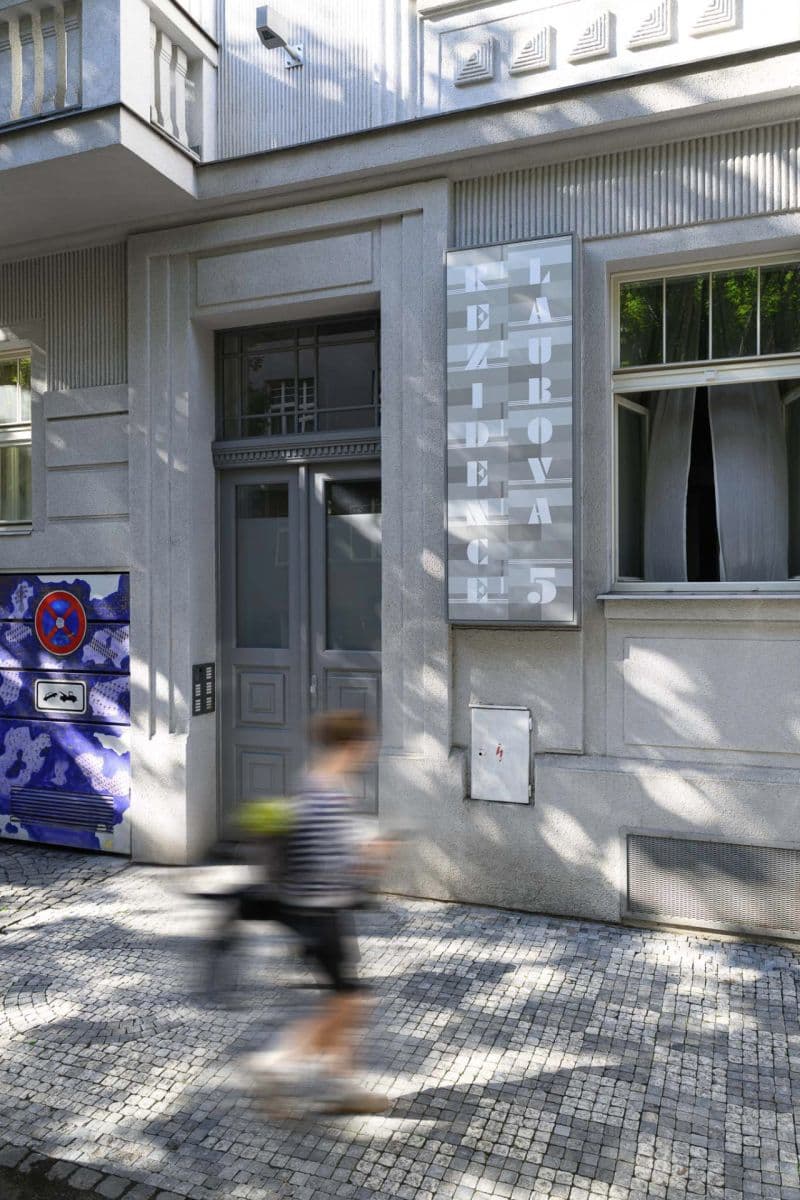 Prenájom bytu 3-izbový 98 m², Laubova, Praha, Praha Prenájom bytu 3-izbový 98 m², Laubova, Praha, Praha