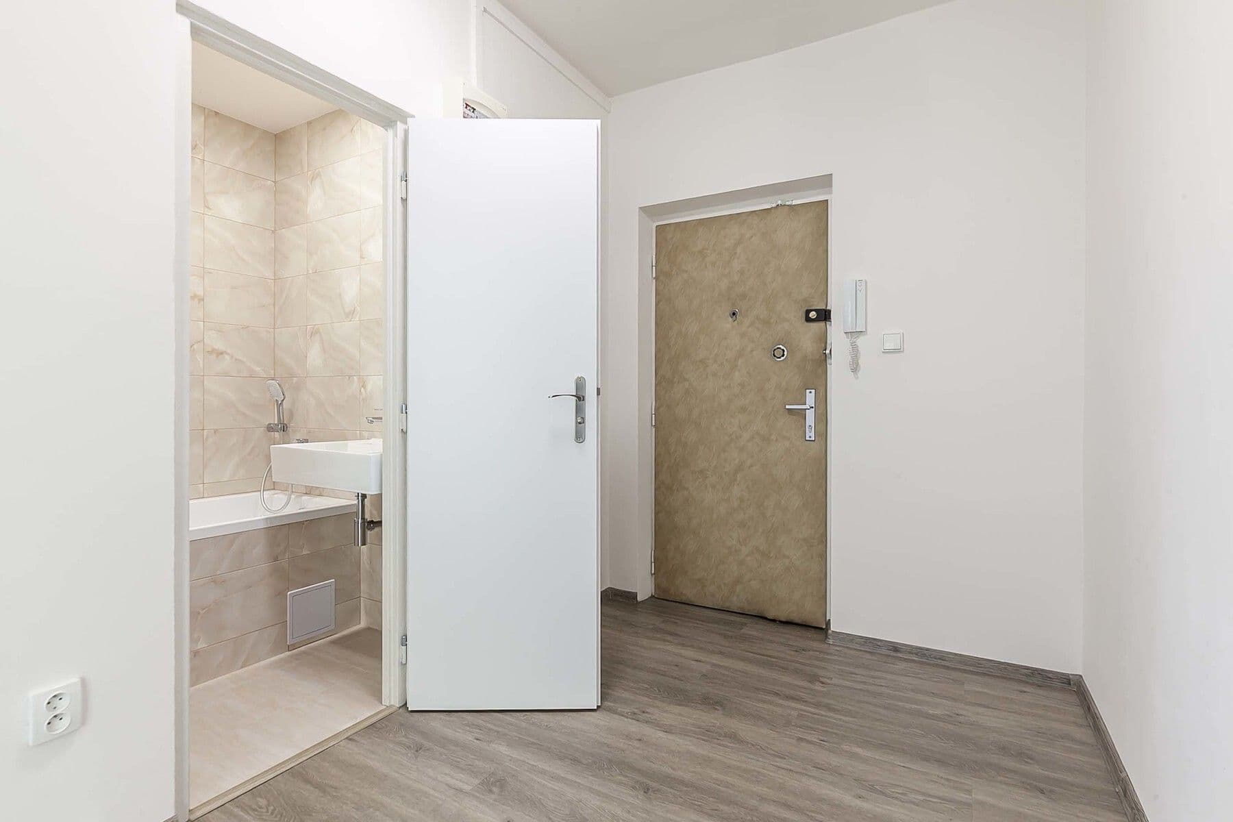 Predaj bytu 2-izbový 60 m², Kapraďová, Praha, Praha Predaj bytu 2-izbový 60 m², Kapraďová, Praha, Praha