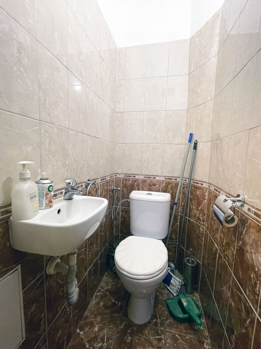 Prenájom bytu 3-izbový 80 m², Voroněžská, Praha, Praha Prenájom bytu 3-izbový 80 m², Voroněžská, Praha, Praha