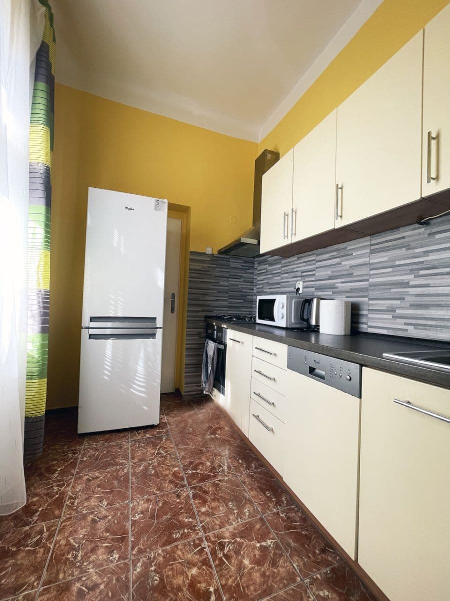 Prenájom bytu 3-izbový 80 m², Voroněžská, Praha, Praha Prenájom bytu 3-izbový 80 m², Voroněžská, Praha, Praha