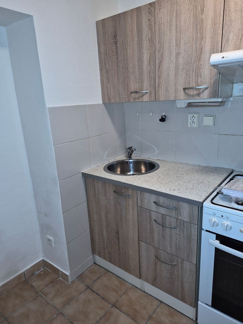 Prenájom bytu 1-izbový 35 m², Střední, Brno, Jihomoravský kraj Prenájom bytu 1-izbový 35 m², Střední, Brno, Jihomoravský kraj