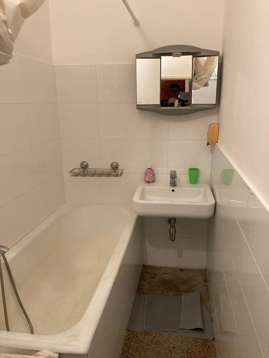 Prenájom bytu 2-izbový 40 m², Šlikova, Praha, Praha Prenájom bytu 2-izbový 40 m², Šlikova, Praha, Praha