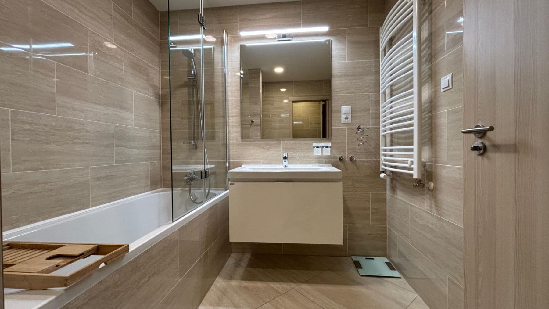 Prenájom bytu 2-izbový 60 m², Petrohradská, Praha, Praha Prenájom bytu 2-izbový 60 m², Petrohradská, Praha, Praha