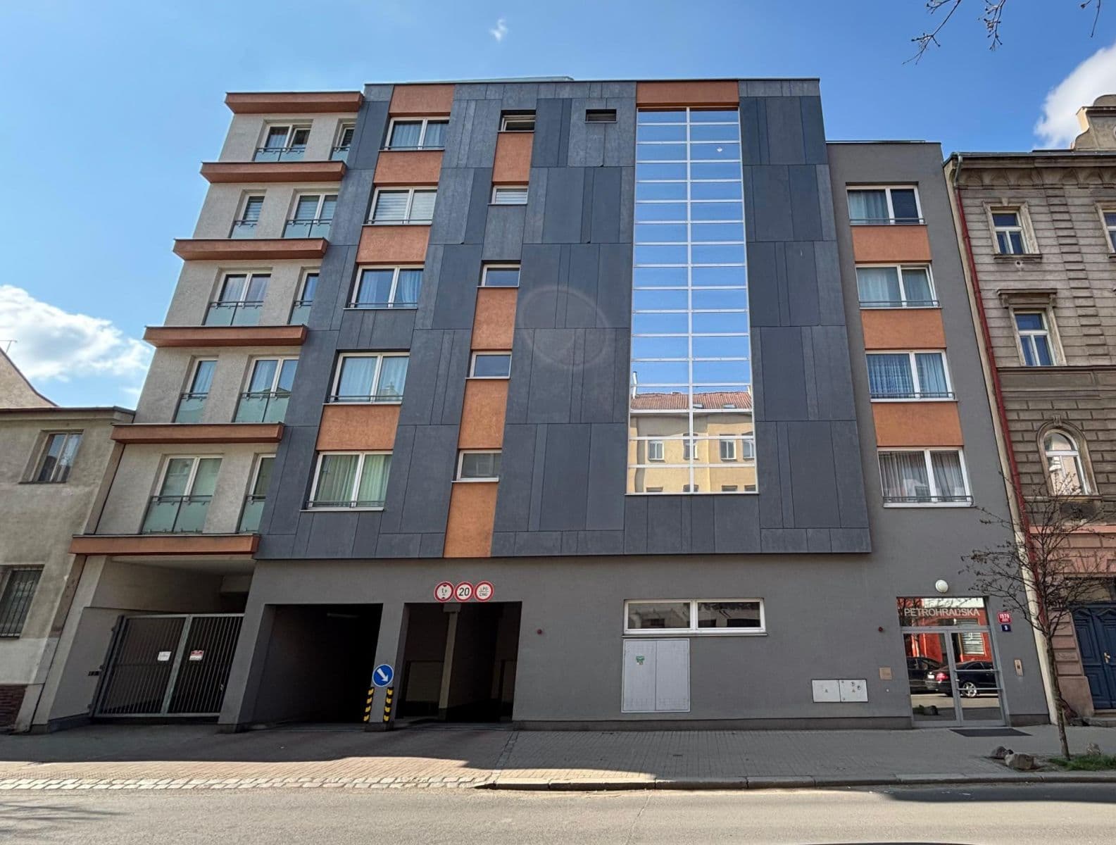 Prenájom bytu 2-izbový 60 m², Petrohradská, Praha, Praha Prenájom bytu 2-izbový 60 m², Petrohradská, Praha, Praha