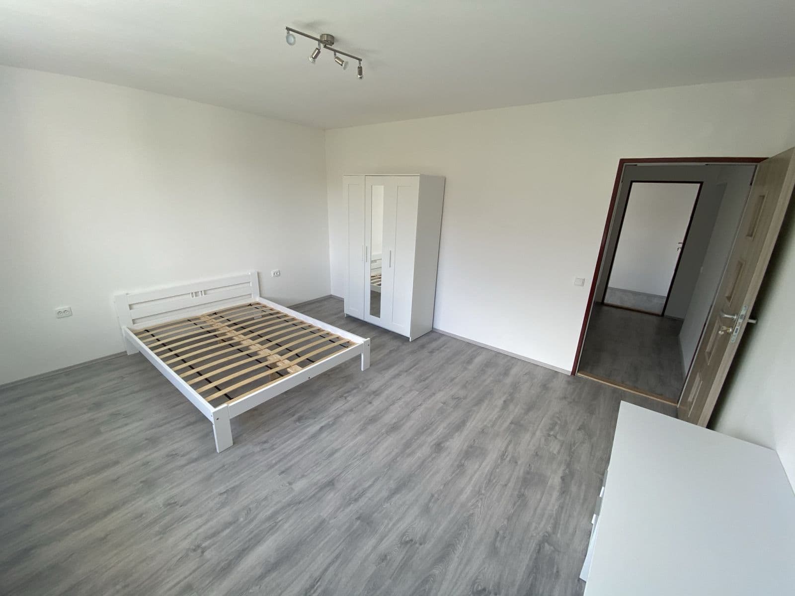 Prenájom bytu 5-izbový 115 m², Jižní Ⅱ, Praha, Praha Prenájom bytu 5-izbový 115 m², Jižní Ⅱ, Praha, Praha