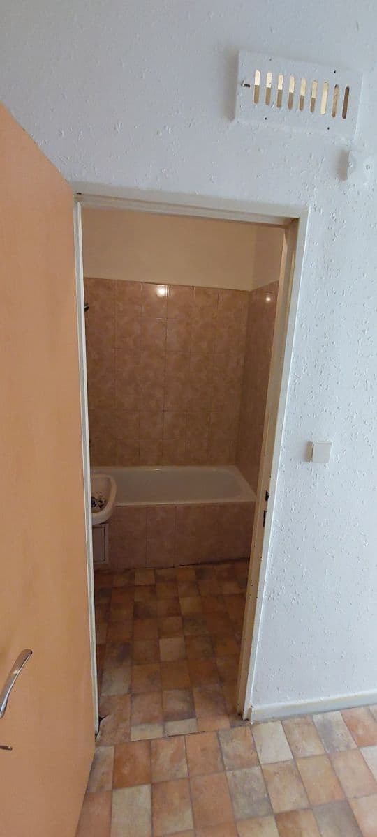 Predaj bytu 1-izbový 40 m², Korunní, Ostrava, Moravskoslezský kraj Predaj bytu 1-izbový 40 m², Korunní, Ostrava, Moravskoslezský kraj