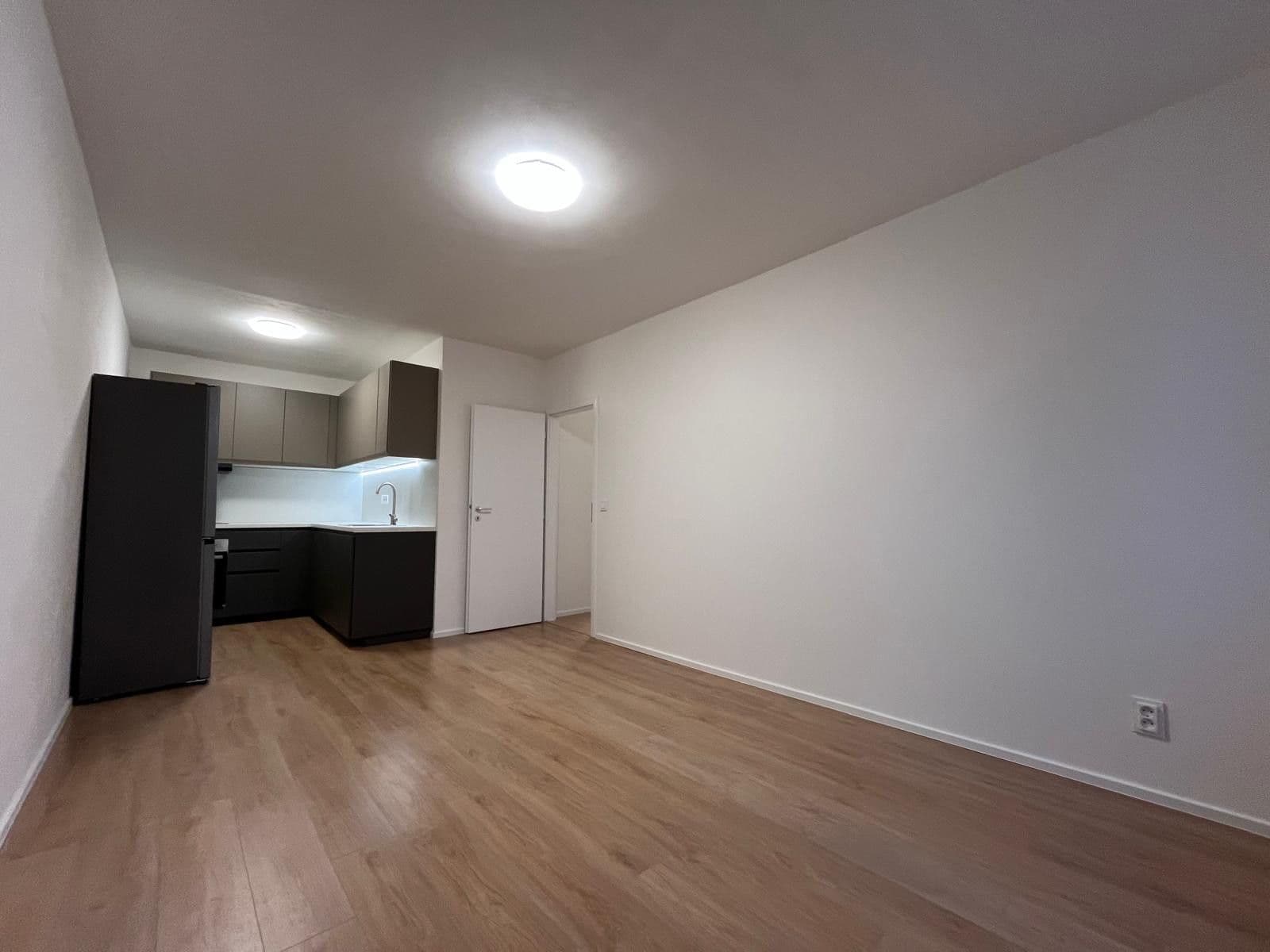 Prenájom bytu 2-izbový 41 m², Šluknovská, Praha, Praha Prenájom bytu 2-izbový 41 m², Šluknovská, Praha, Praha