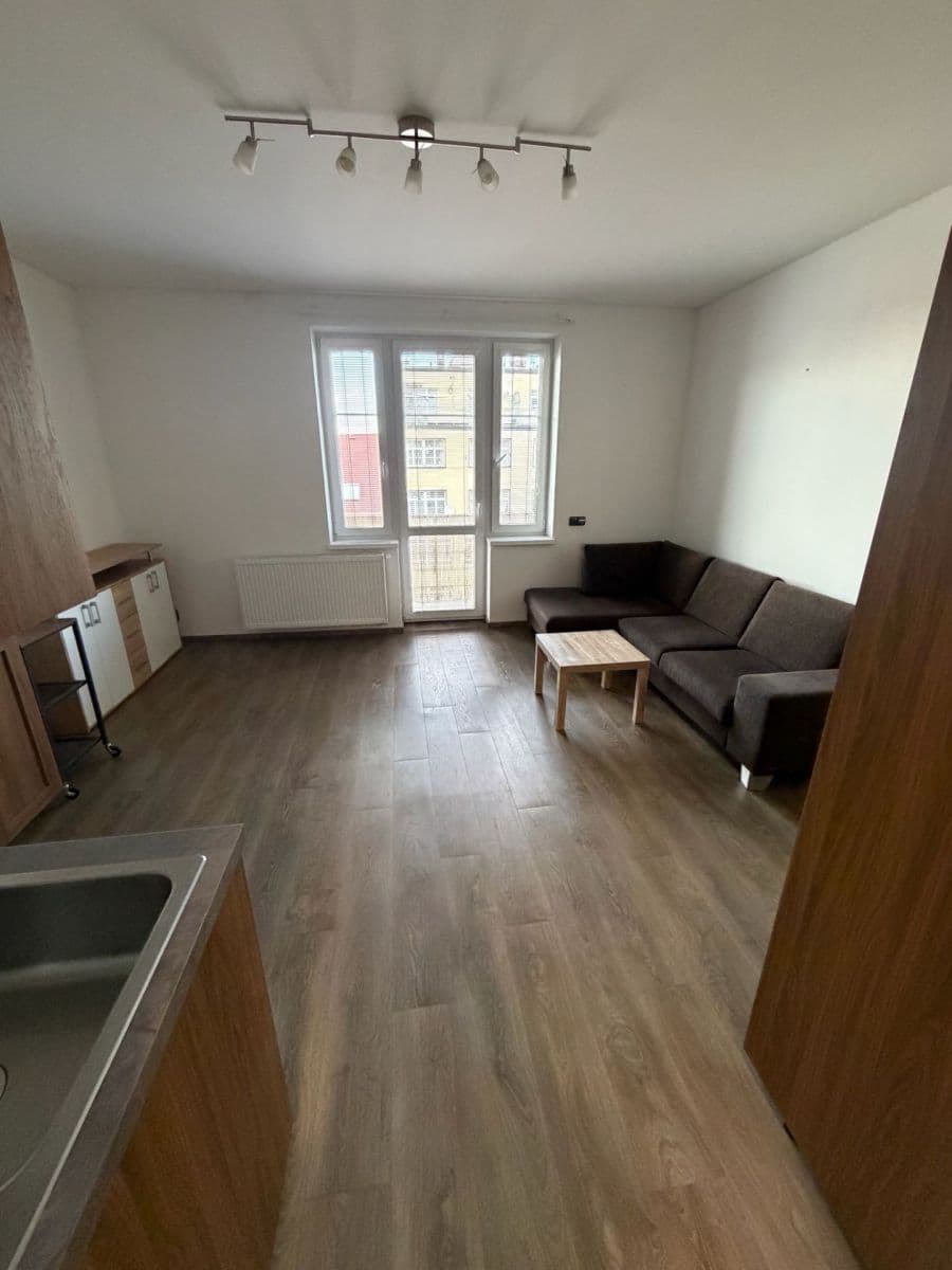 Prenájom bytu 2-izbový 55 m², Sokolovská, Praha, Praha Prenájom bytu 2-izbový 55 m², Sokolovská, Praha, Praha