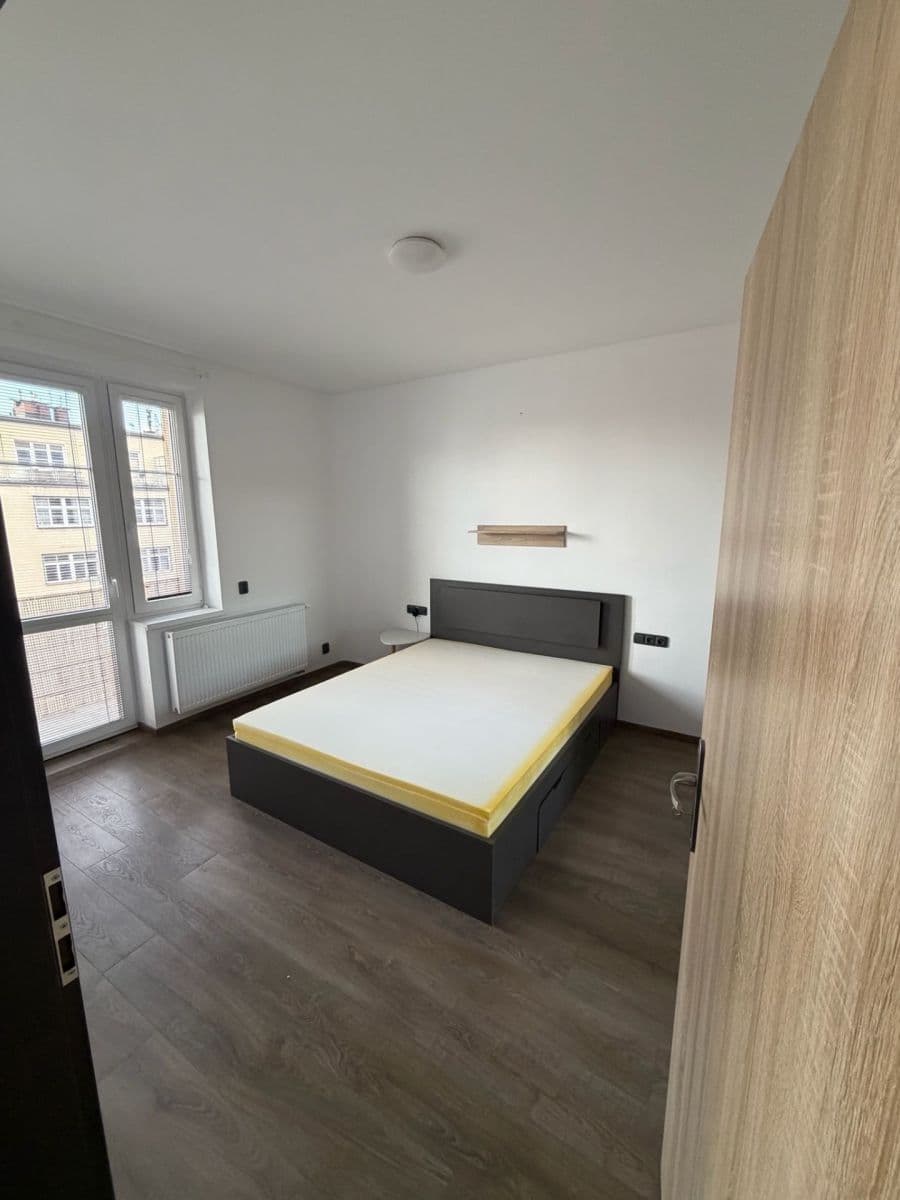 Prenájom bytu 2-izbový 55 m², Sokolovská, Praha, Praha Prenájom bytu 2-izbový 55 m², Sokolovská, Praha, Praha