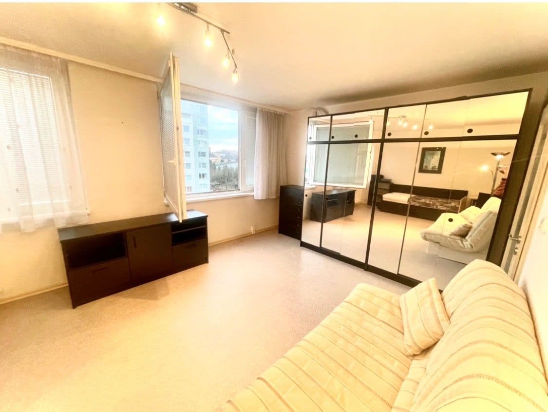 Prenájom bytu 1-izbový 33 m², Blattného, Praha, Praha Prenájom bytu 1-izbový 33 m², Blattného, Praha, Praha