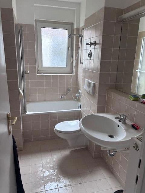 Prenájom bytu 4-izbový 92 m², München, Bavorsko Prenájom bytu 4-izbový 92 m², München, Bavorsko