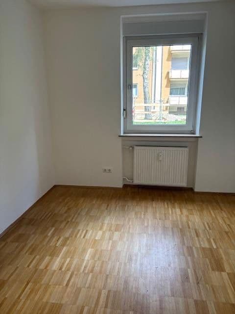 Prenájom bytu 4-izbový 92 m², München, Bavorsko Prenájom bytu 4-izbový 92 m², München, Bavorsko
