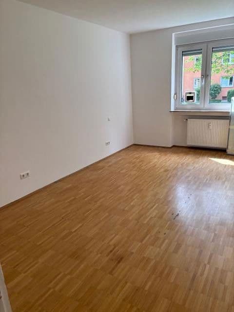 Prenájom bytu 4-izbový 92 m², München, Bavorsko Prenájom bytu 4-izbový 92 m², München, Bavorsko