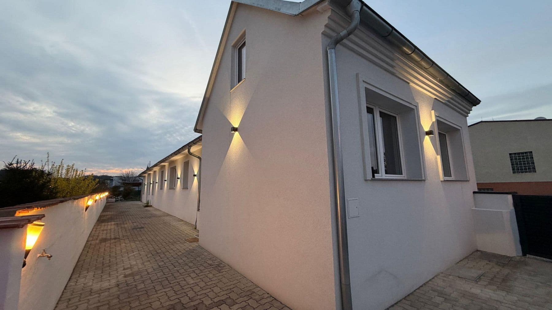 Prenájom domu 130 m², pozemek 589 m², Maria Lourd Weg 9, Enzersfel im Weinviertel, Dolné Rakúsko Prenájom domu 130 m², pozemek 589 m², Maria Lourd Weg 9, Enzersfel im Weinviertel, Dolné Rakúsko