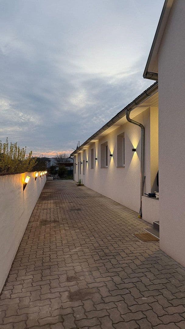 Prenájom domu 130 m², pozemek 589 m², Maria Lourd Weg 9, Enzersfel im Weinviertel, Dolné Rakúsko Prenájom domu 130 m², pozemek 589 m², Maria Lourd Weg 9, Enzersfel im Weinviertel, Dolné Rakúsko