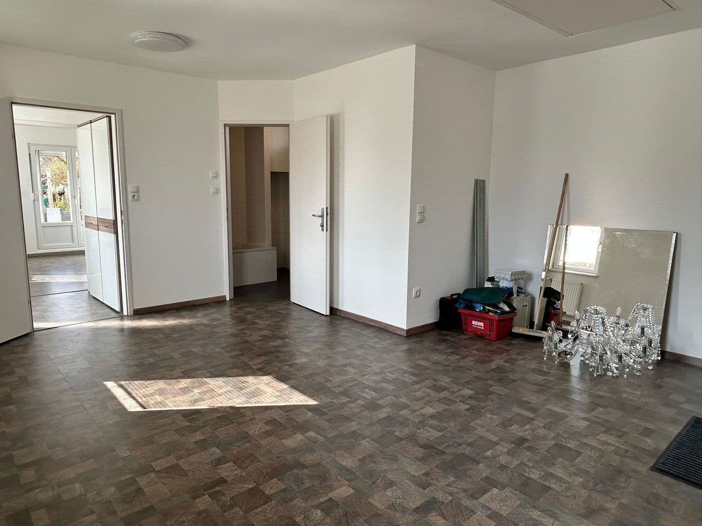 Prenájom domu 130 m², pozemek 589 m², Maria Lourd Weg 9, Enzersfel im Weinviertel, Dolné Rakúsko Prenájom domu 130 m², pozemek 589 m², Maria Lourd Weg 9, Enzersfel im Weinviertel, Dolné Rakúsko