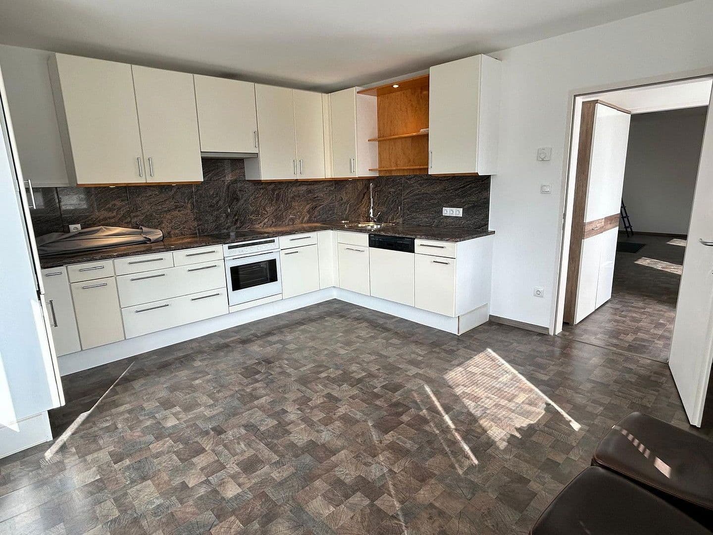 Prenájom domu 130 m², pozemek 589 m², Maria Lourd Weg 9, Enzersfel im Weinviertel, Dolné Rakúsko Prenájom domu 130 m², pozemek 589 m², Maria Lourd Weg 9, Enzersfel im Weinviertel, Dolné Rakúsko