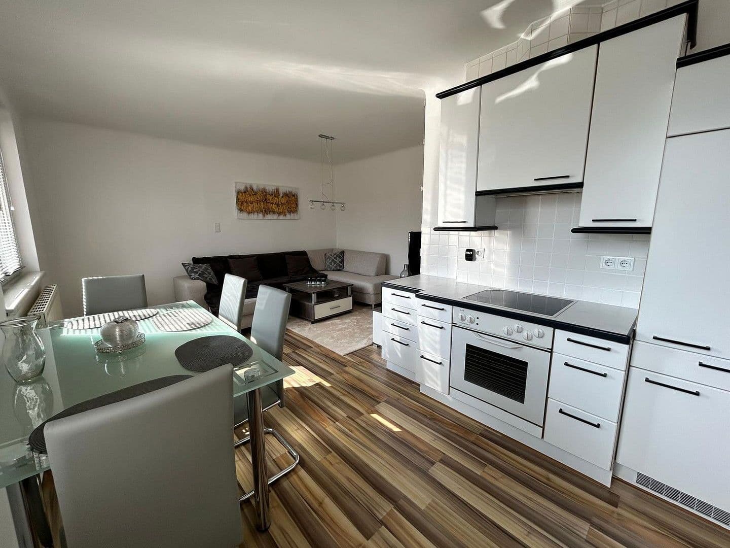 Prenájom domu 130 m², pozemek 589 m², Maria Lourd Weg 9, Enzersfel im Weinviertel, Dolné Rakúsko Prenájom domu 130 m², pozemek 589 m², Maria Lourd Weg 9, Enzersfel im Weinviertel, Dolné Rakúsko