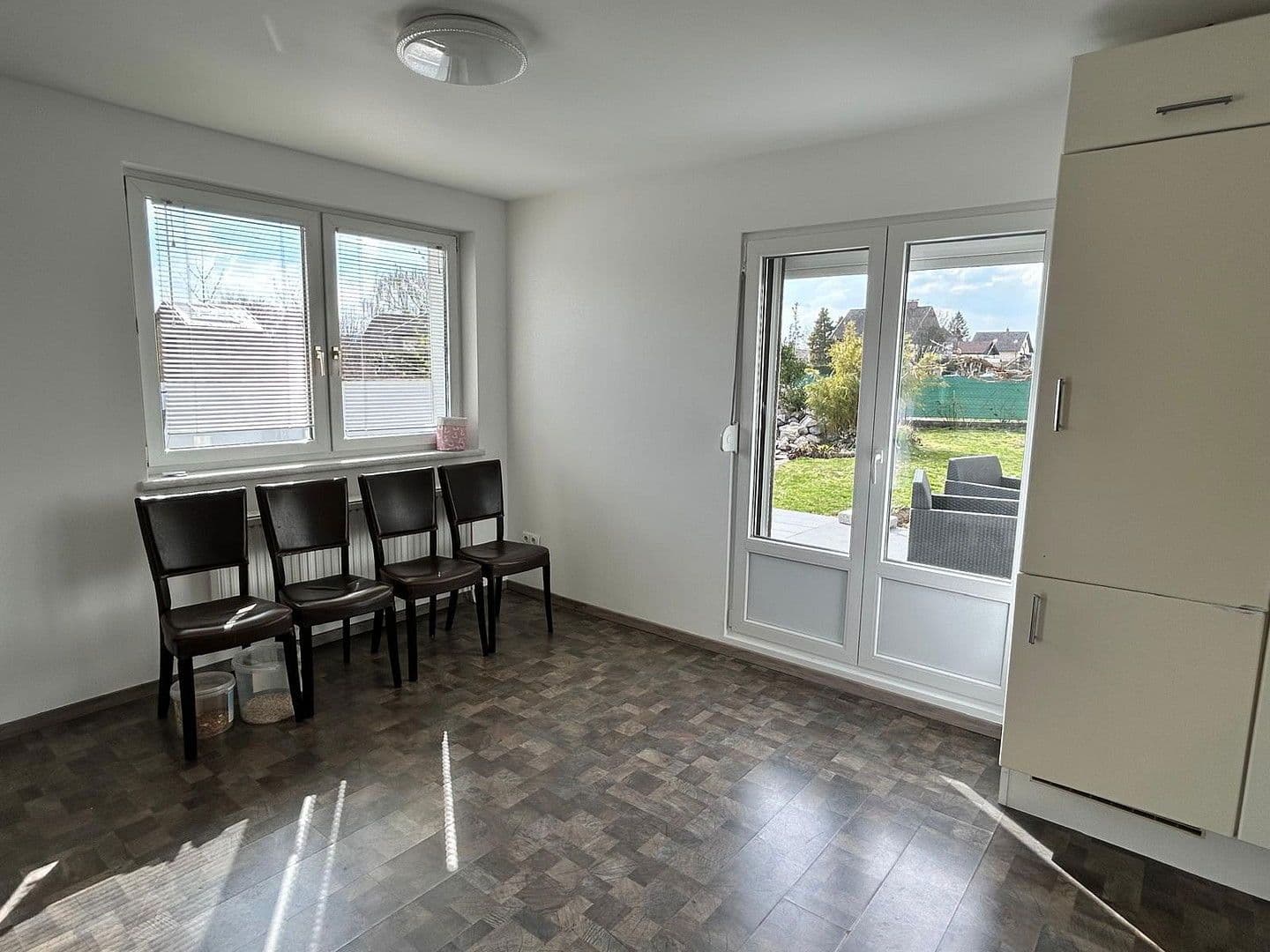 Prenájom domu 130 m², pozemek 589 m², Maria Lourd Weg 9, Enzersfel im Weinviertel, Dolné Rakúsko Prenájom domu 130 m², pozemek 589 m², Maria Lourd Weg 9, Enzersfel im Weinviertel, Dolné Rakúsko