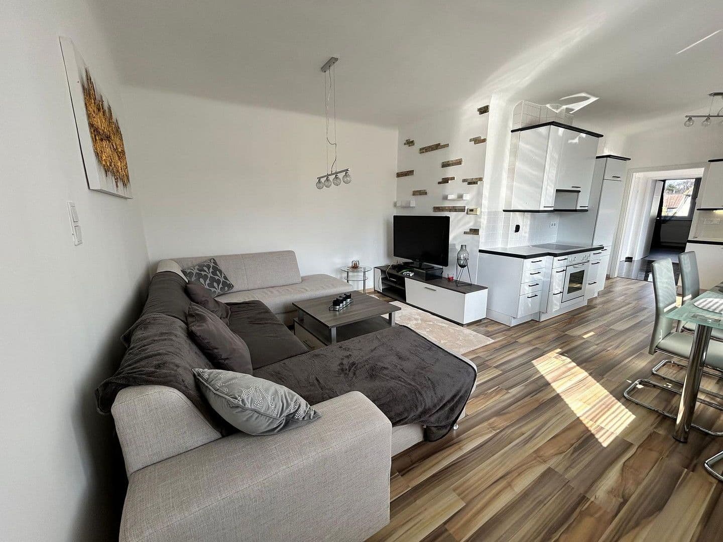 Prenájom domu 130 m², pozemek 589 m², Maria Lourd Weg 9, Enzersfel im Weinviertel, Dolné Rakúsko Prenájom domu 130 m², pozemek 589 m², Maria Lourd Weg 9, Enzersfel im Weinviertel, Dolné Rakúsko