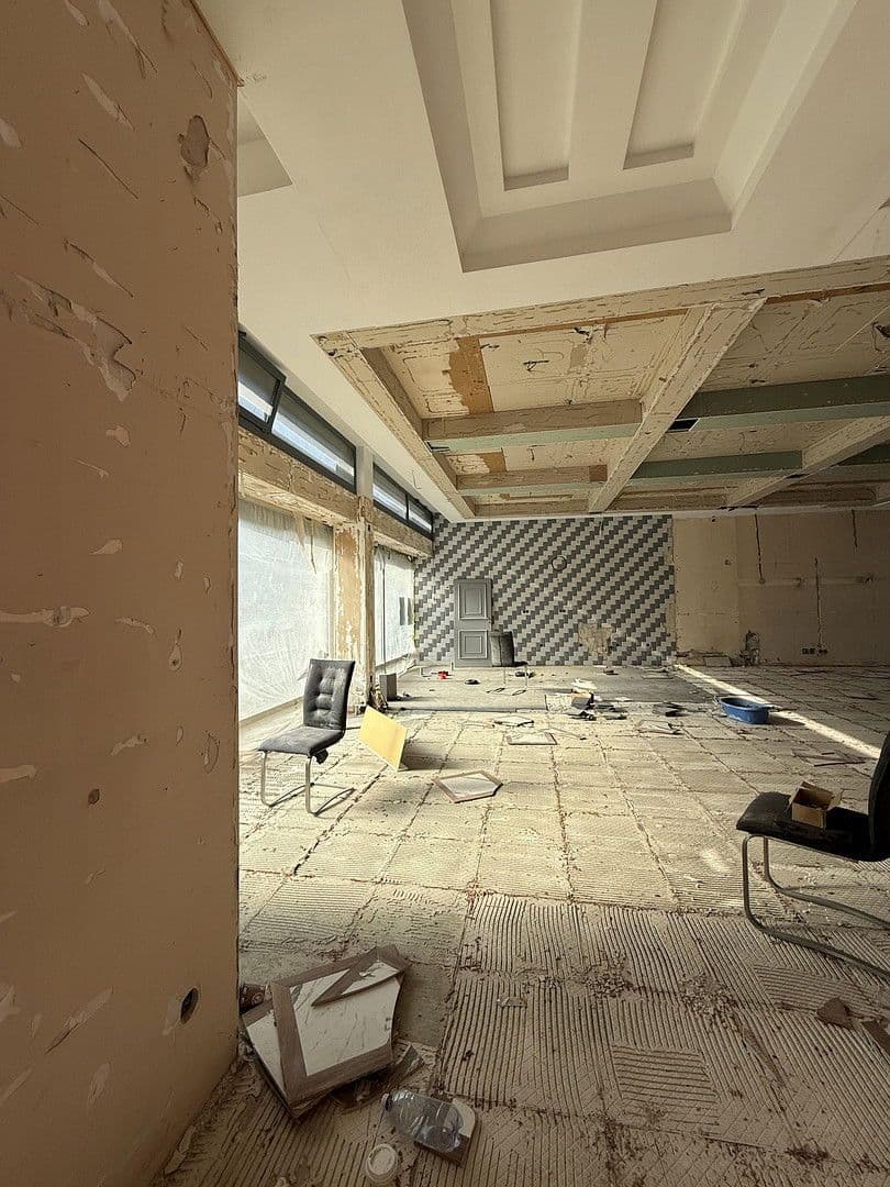 Prenájom kancelárie 190 m², Ostendstraße 221, Nürnberg, Bavorsko Prenájom kancelárie 190 m², Ostendstraße 221, Nürnberg, Bavorsko