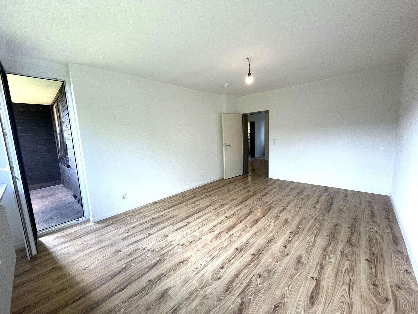 Prenájom bytu 2-izbový 64 m², Wuppertal, Severné Porýnie - Westfálsko Prenájom bytu 2-izbový 64 m², Wuppertal, Severné Porýnie - Westfálsko