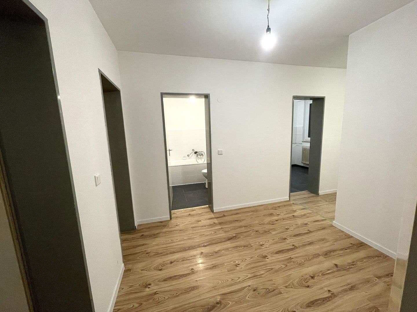 Prenájom bytu 2-izbový 64 m², Wuppertal, Severné Porýnie - Westfálsko Prenájom bytu 2-izbový 64 m², Wuppertal, Severné Porýnie - Westfálsko