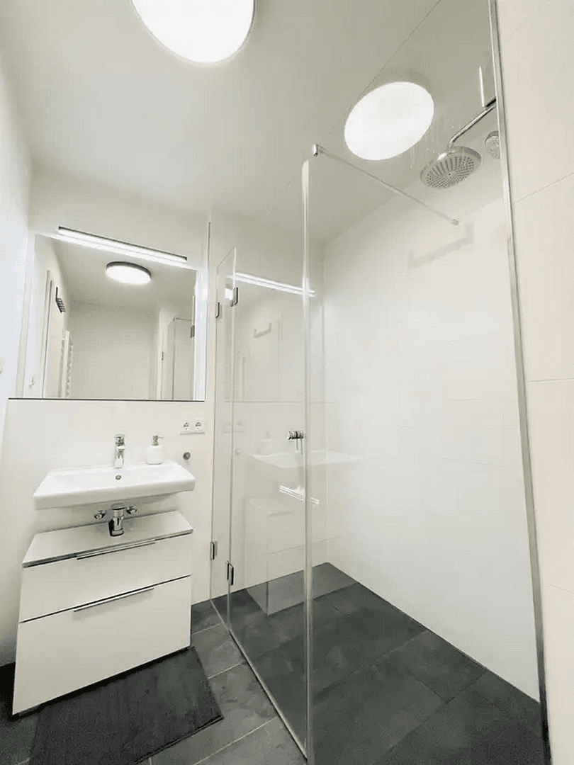 Prenájom bytu 2-izbový 53 m², Berlin, Berlín Prenájom bytu 2-izbový 53 m², Berlin, Berlín