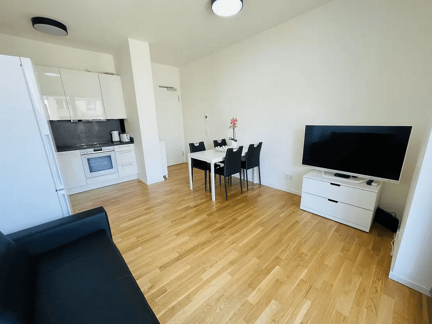 Prenájom bytu 2-izbový 53 m², Berlin, Berlín Prenájom bytu 2-izbový 53 m², Berlin, Berlín