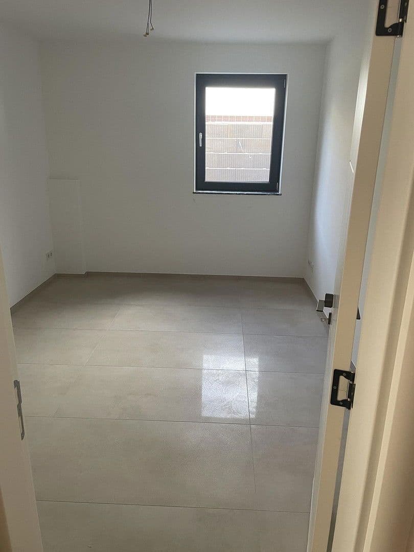 Prenájom bytu 2-izbový 48 m², Rüsselsheim am Main, Hesensko Prenájom bytu 2-izbový 48 m², Rüsselsheim am Main, Hesensko