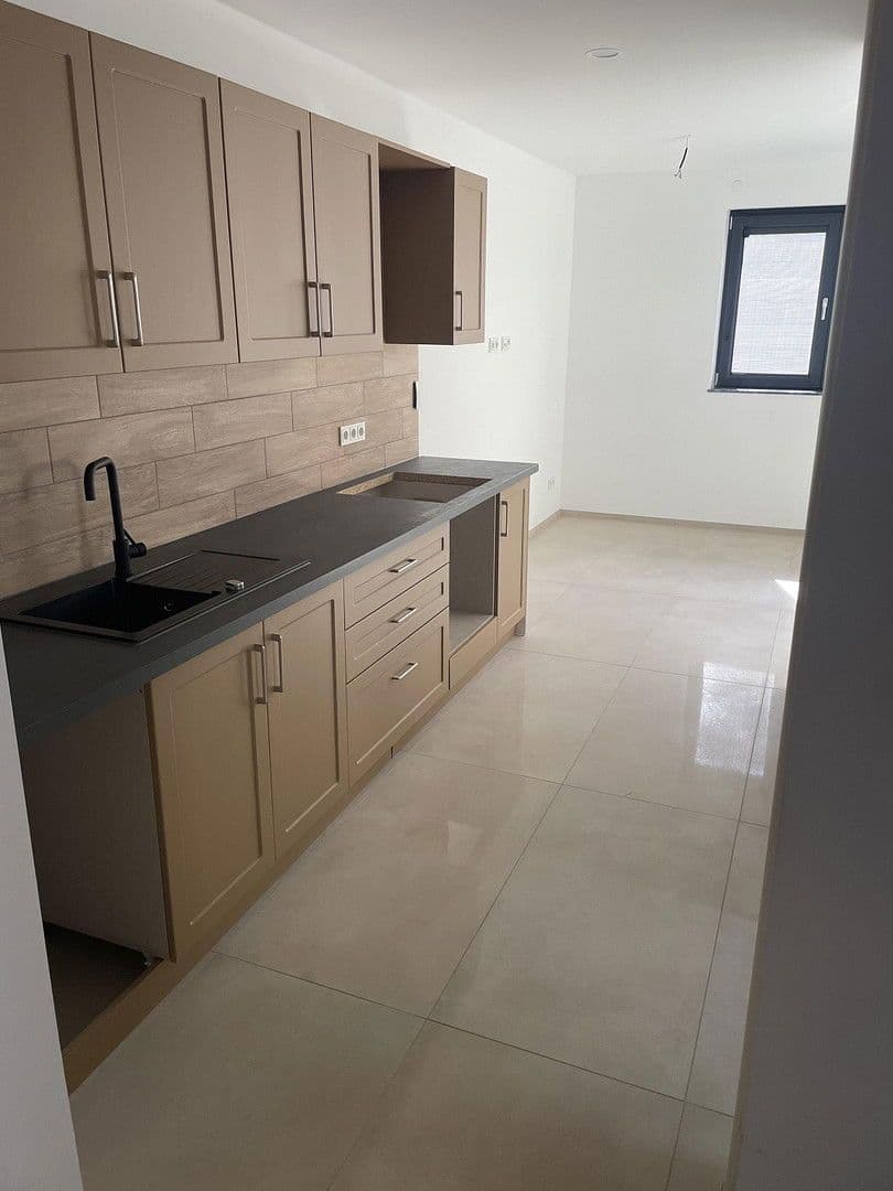 Prenájom bytu 2-izbový 48 m², Rüsselsheim am Main, Hesensko Prenájom bytu 2-izbový 48 m², Rüsselsheim am Main, Hesensko