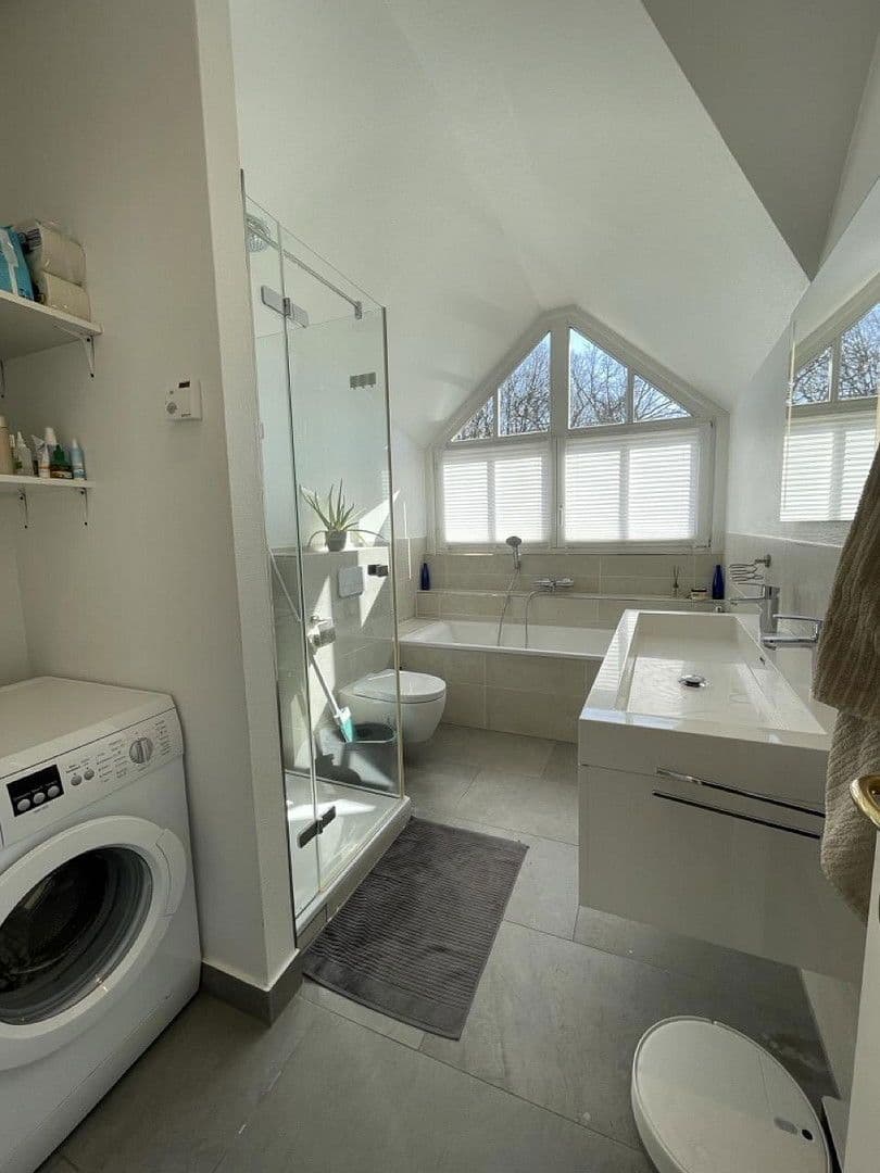 Prenájom bytu 3-izbový 79 m², Berlin, Berlín Prenájom bytu 3-izbový 79 m², Berlin, Berlín