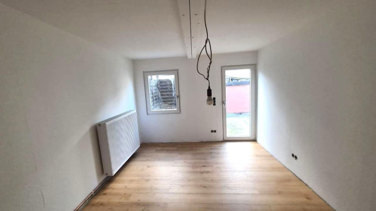 Predaj domu 92 m², pozemek 133 m², Hauptstraße 45, Oberheimbach, Porýnie-Falcko Predaj domu 92 m², pozemek 133 m², Hauptstraße 45, Oberheimbach, Porýnie-Falcko