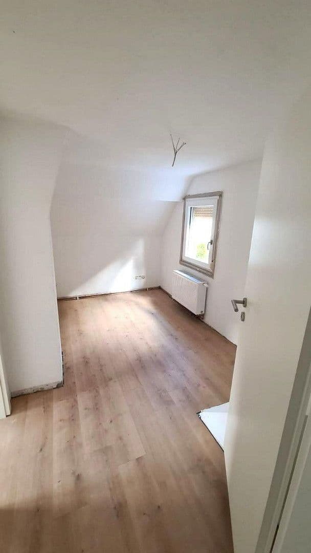 Predaj domu 92 m², pozemek 133 m², Hauptstraße 45, Oberheimbach, Porýnie-Falcko Predaj domu 92 m², pozemek 133 m², Hauptstraße 45, Oberheimbach, Porýnie-Falcko