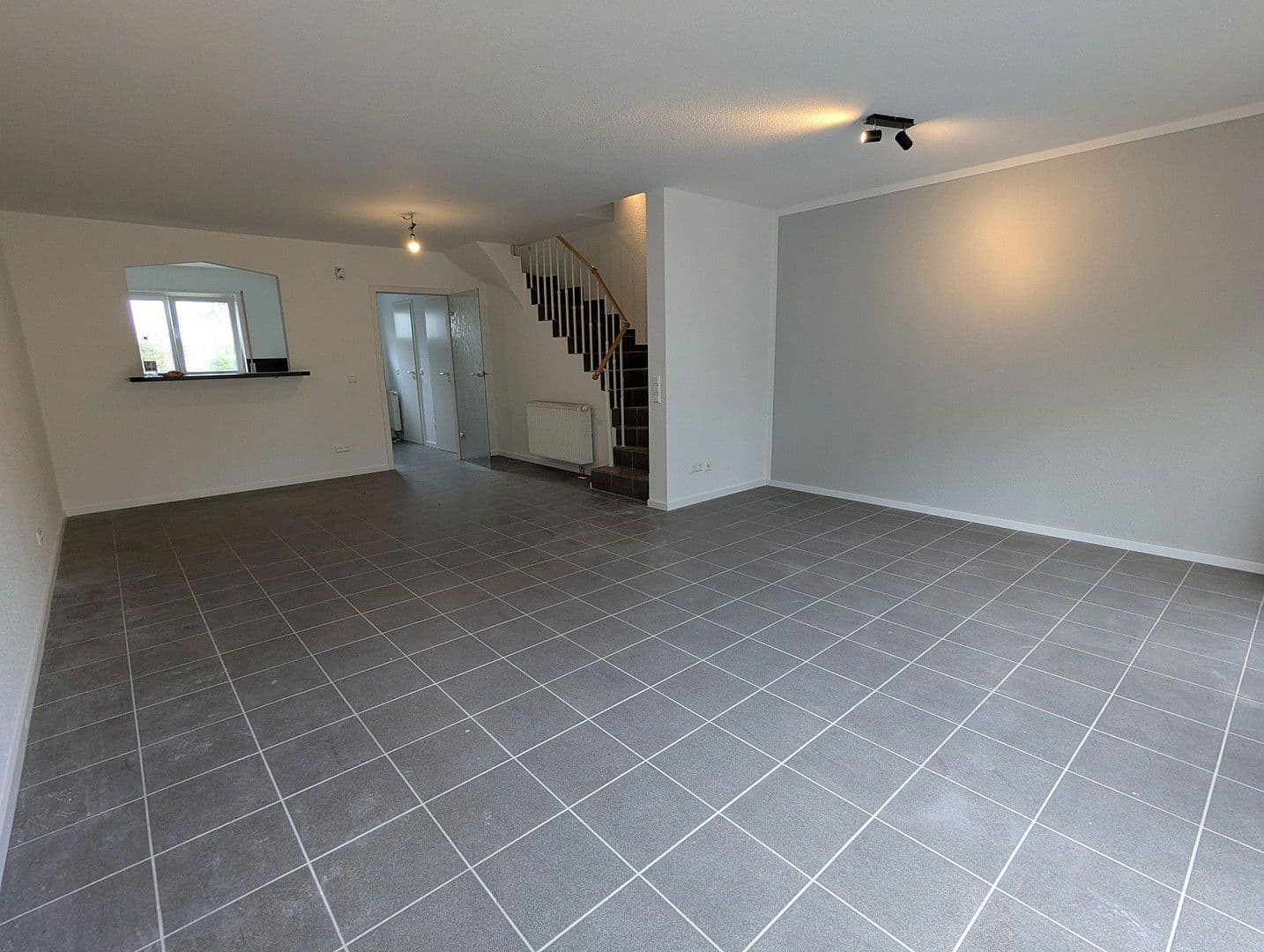 Prenájom domu 155 m², pozemek 180 m², Am Weißen Haus 45, Neustadt Mußbach, Porýnie-Falcko Prenájom domu 155 m², pozemek 180 m², Am Weißen Haus 45, Neustadt Mußbach, Porýnie-Falcko