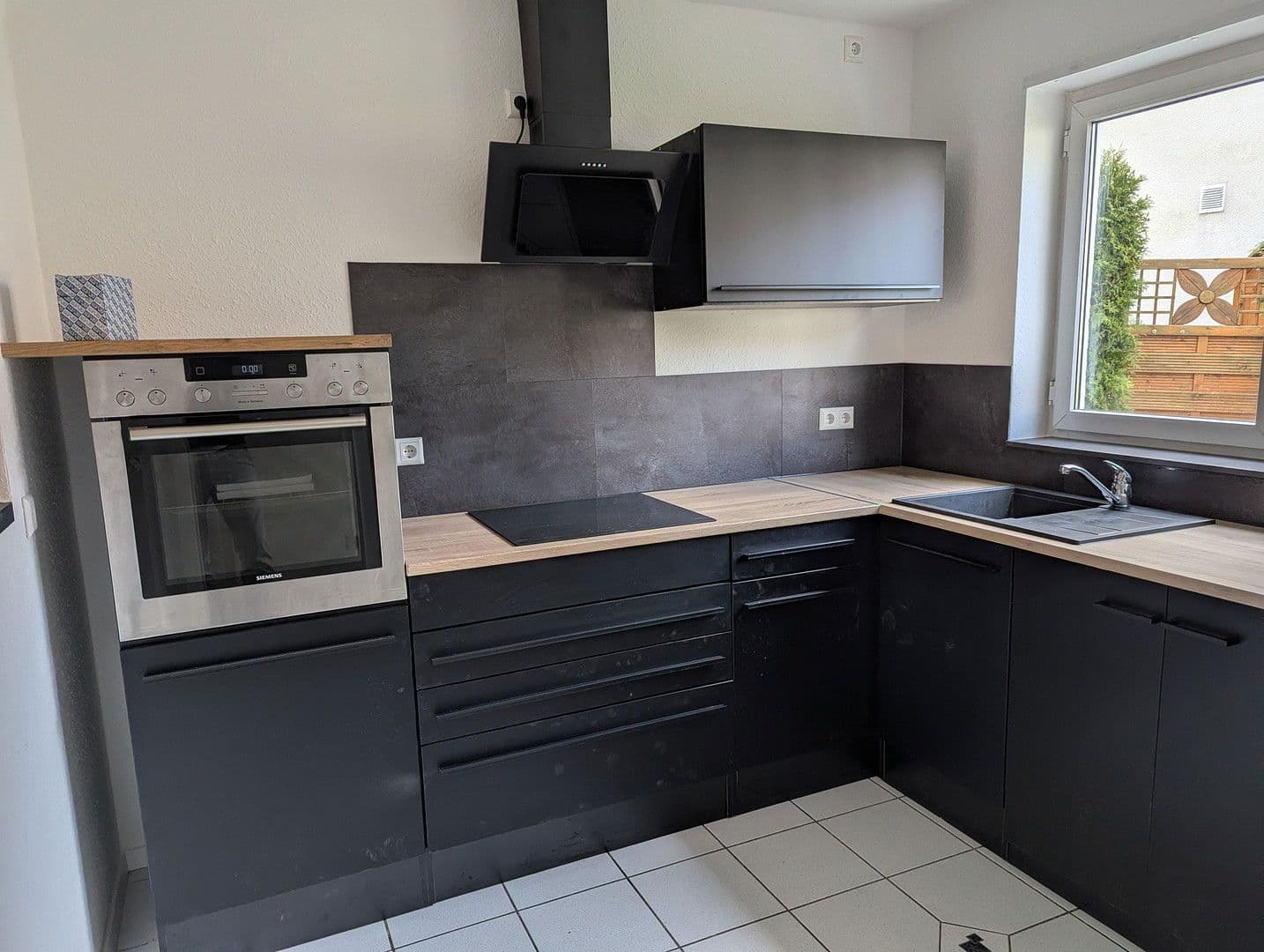 Prenájom domu 155 m², pozemek 180 m², Am Weißen Haus 45, Neustadt Mußbach, Porýnie-Falcko Prenájom domu 155 m², pozemek 180 m², Am Weißen Haus 45, Neustadt Mußbach, Porýnie-Falcko